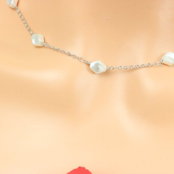 "Minimalist Necklace – Timeless, Elegant Jewelry for Her, MAR091774 - Picture 5 of 10
